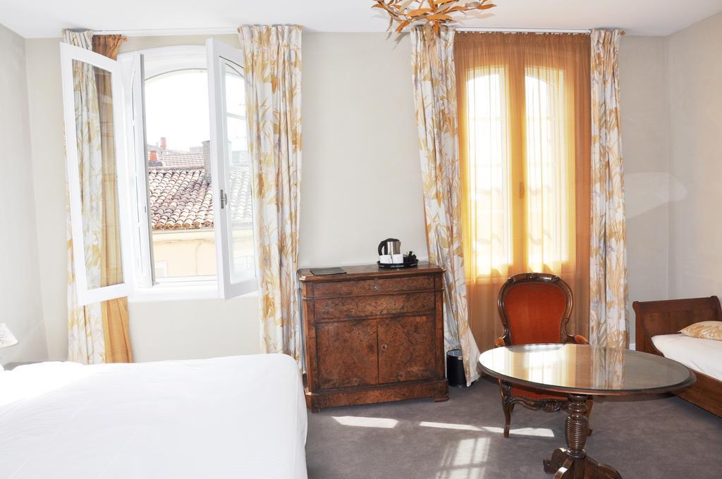 Hotel De France Auch Room photo